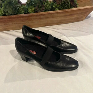 Munro American Danielle Black Mary Jane Heels black‎ leather size 7.5 EUC